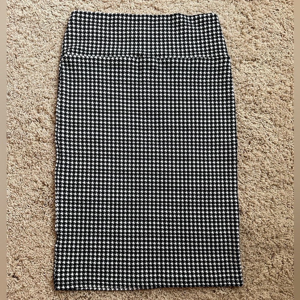LuLaRoe Black and White Pencil Skirt small